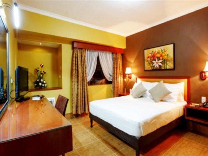 Pamulinawen Hotel Laoag Bagian luar foto