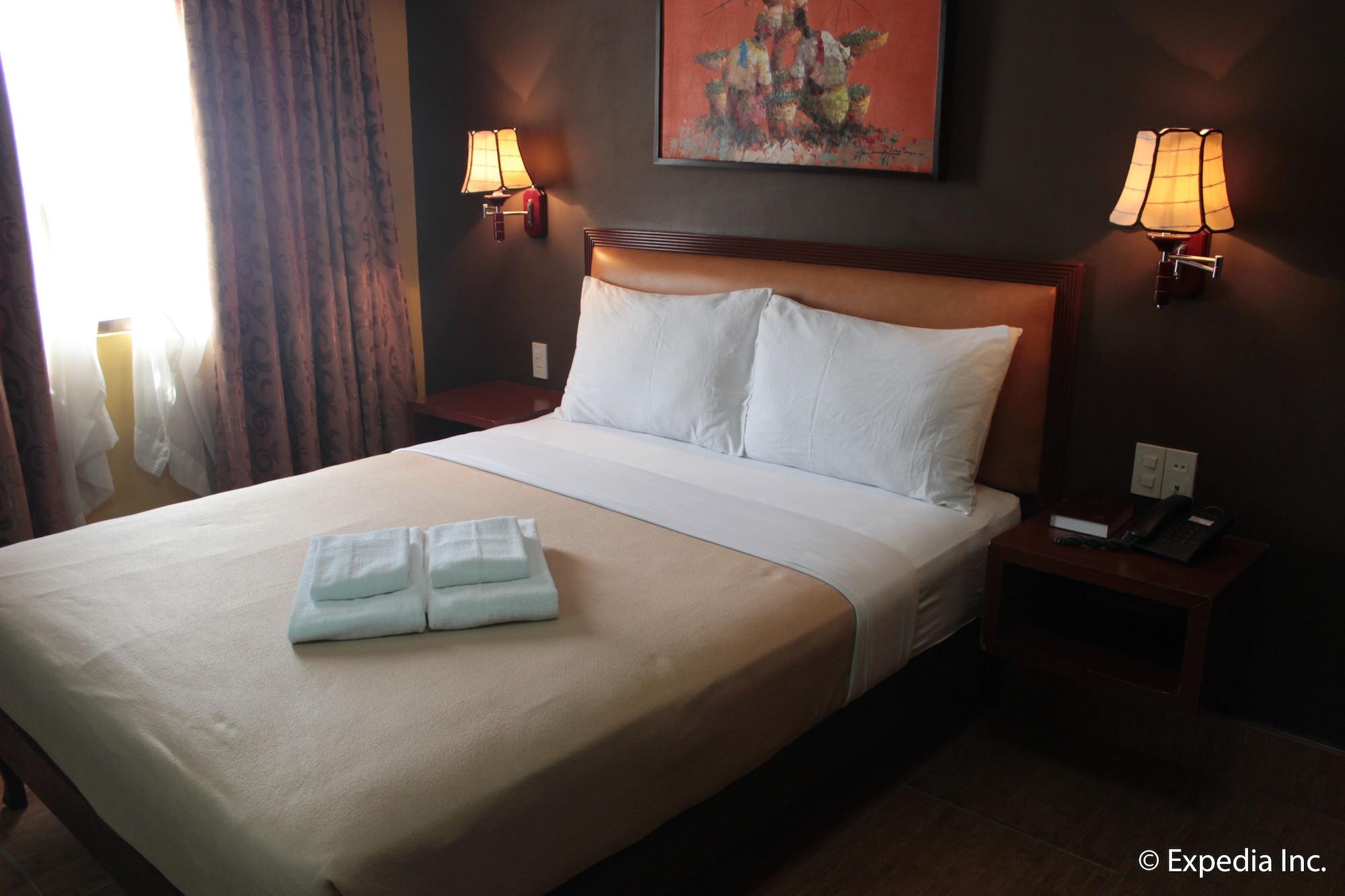 Pamulinawen Hotel Laoag Bagian luar foto
