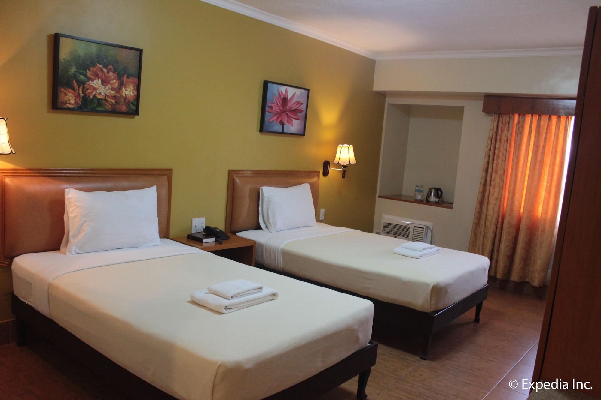 Pamulinawen Hotel Laoag Bagian luar foto