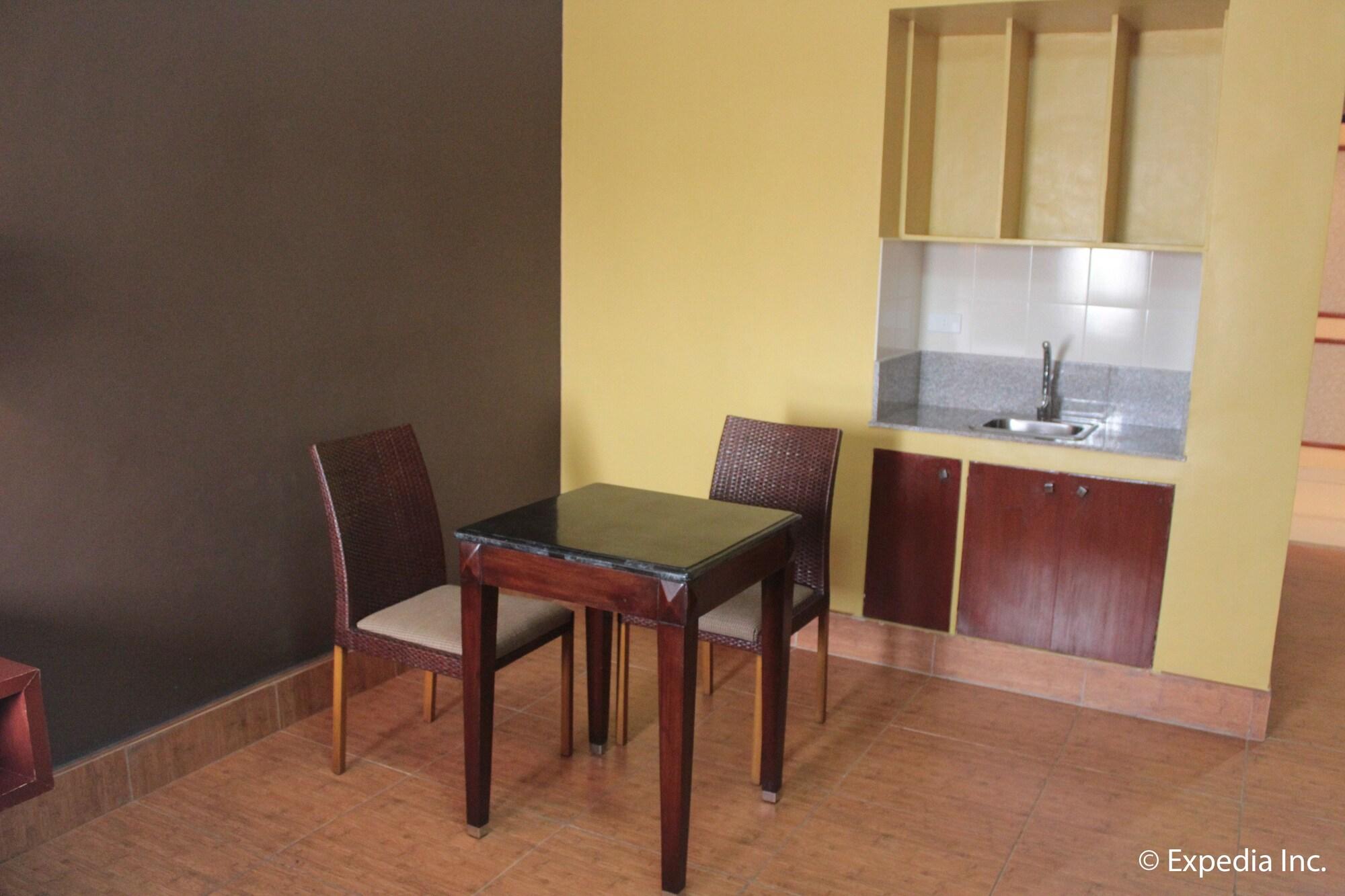 Pamulinawen Hotel Laoag Bagian luar foto