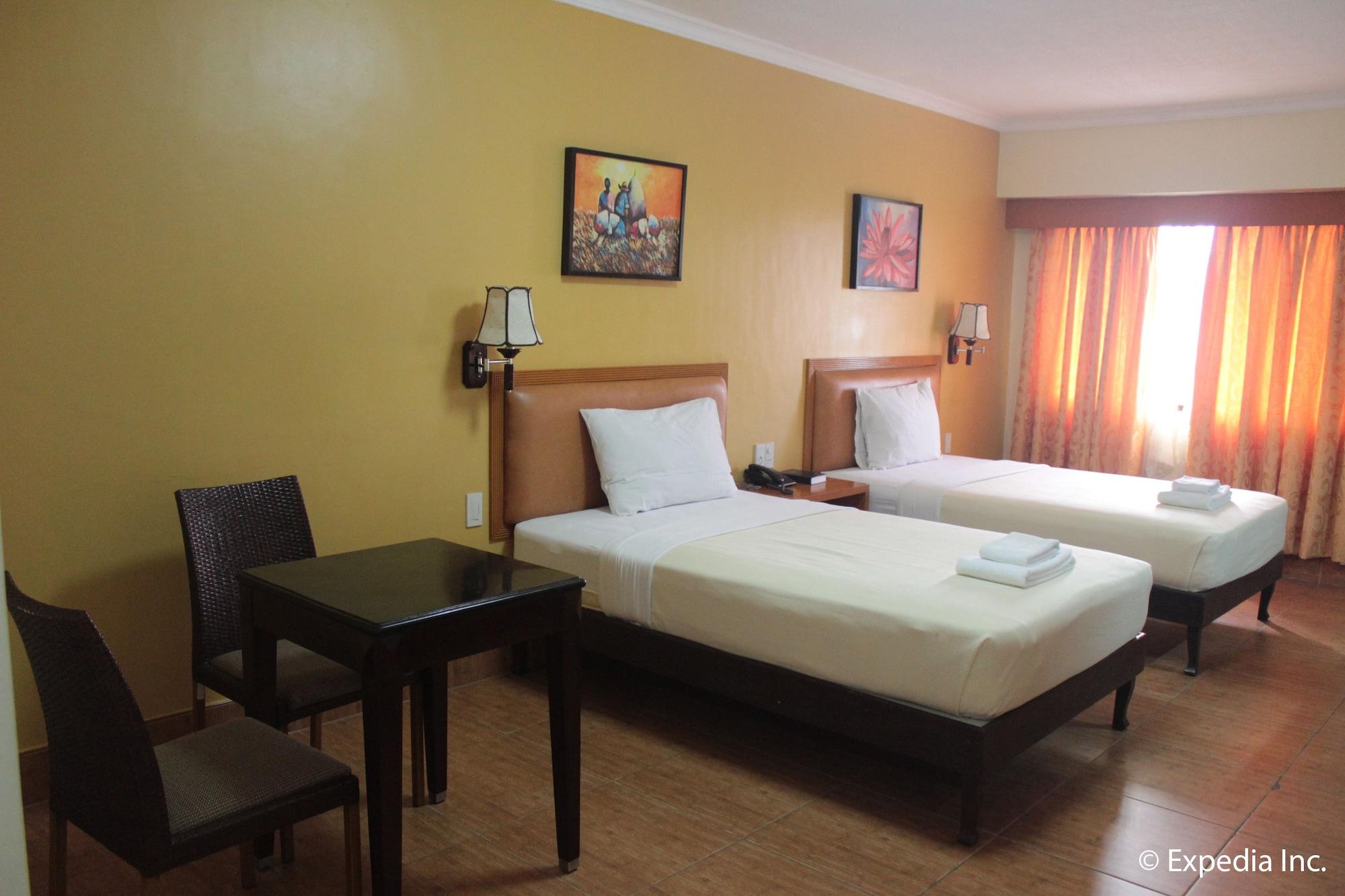 Pamulinawen Hotel Laoag Bagian luar foto