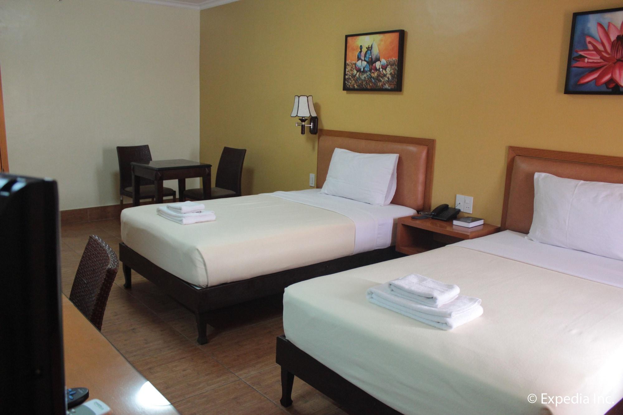 Pamulinawen Hotel Laoag Bagian luar foto