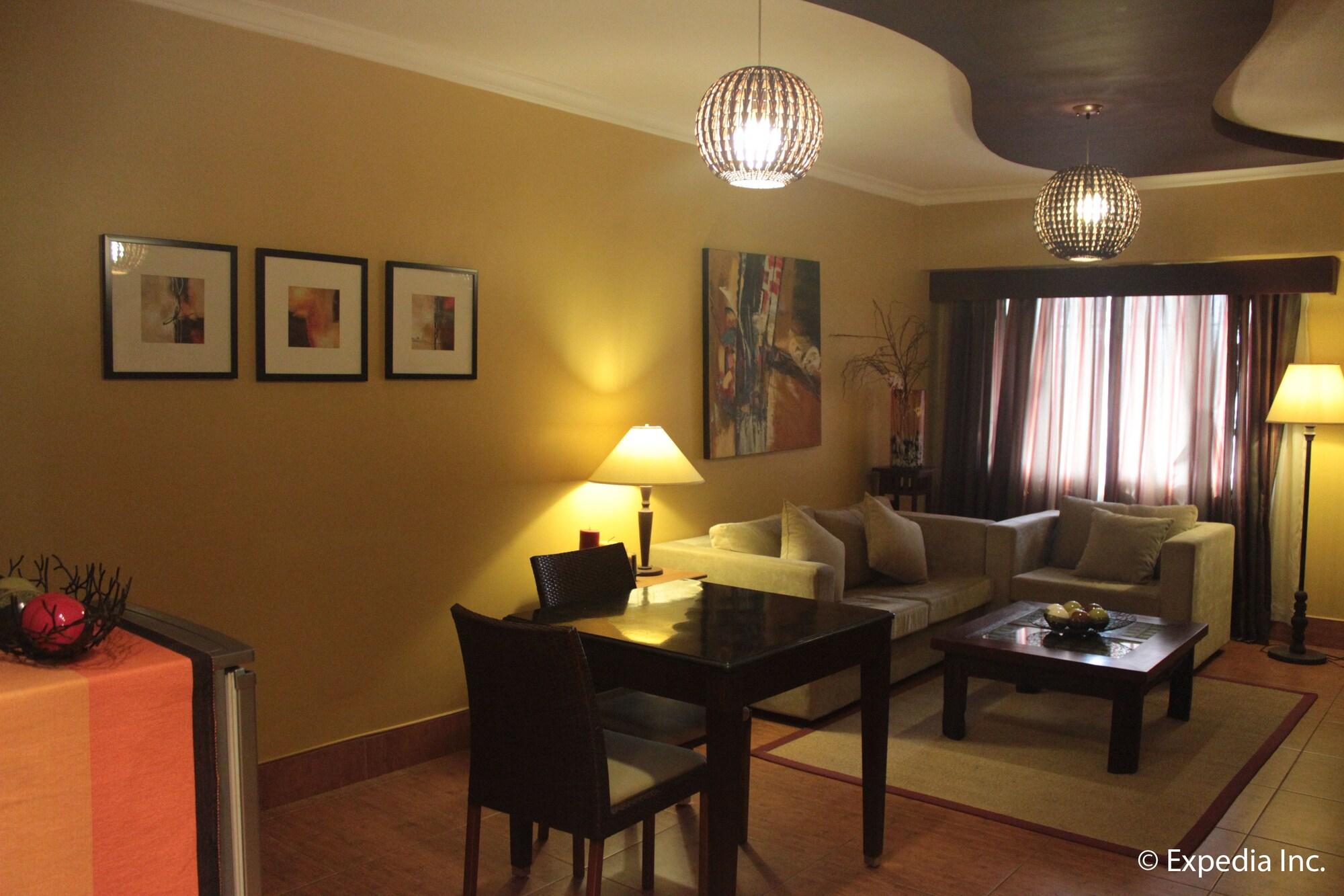 Pamulinawen Hotel Laoag Bagian luar foto