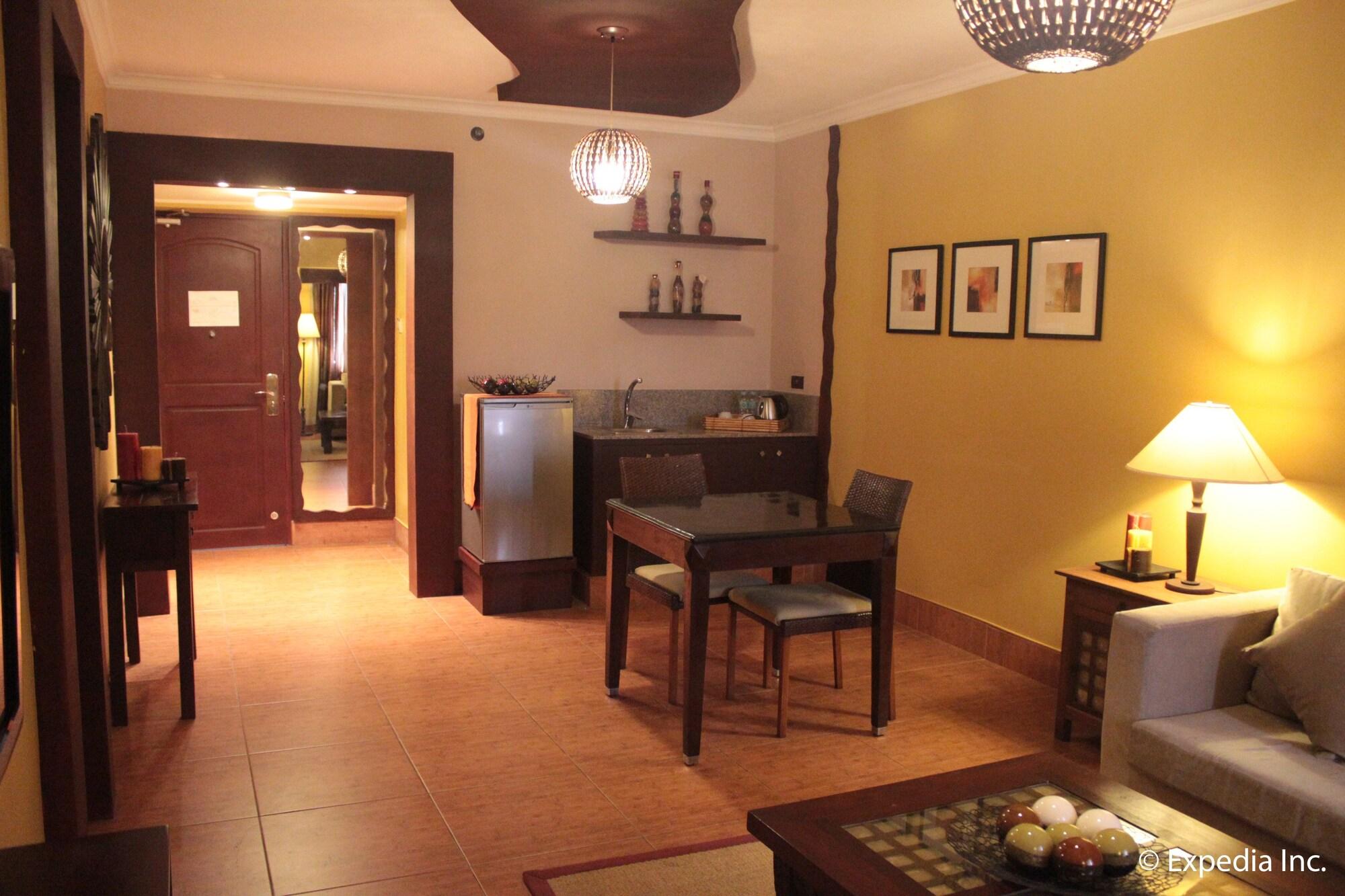 Pamulinawen Hotel Laoag Bagian luar foto