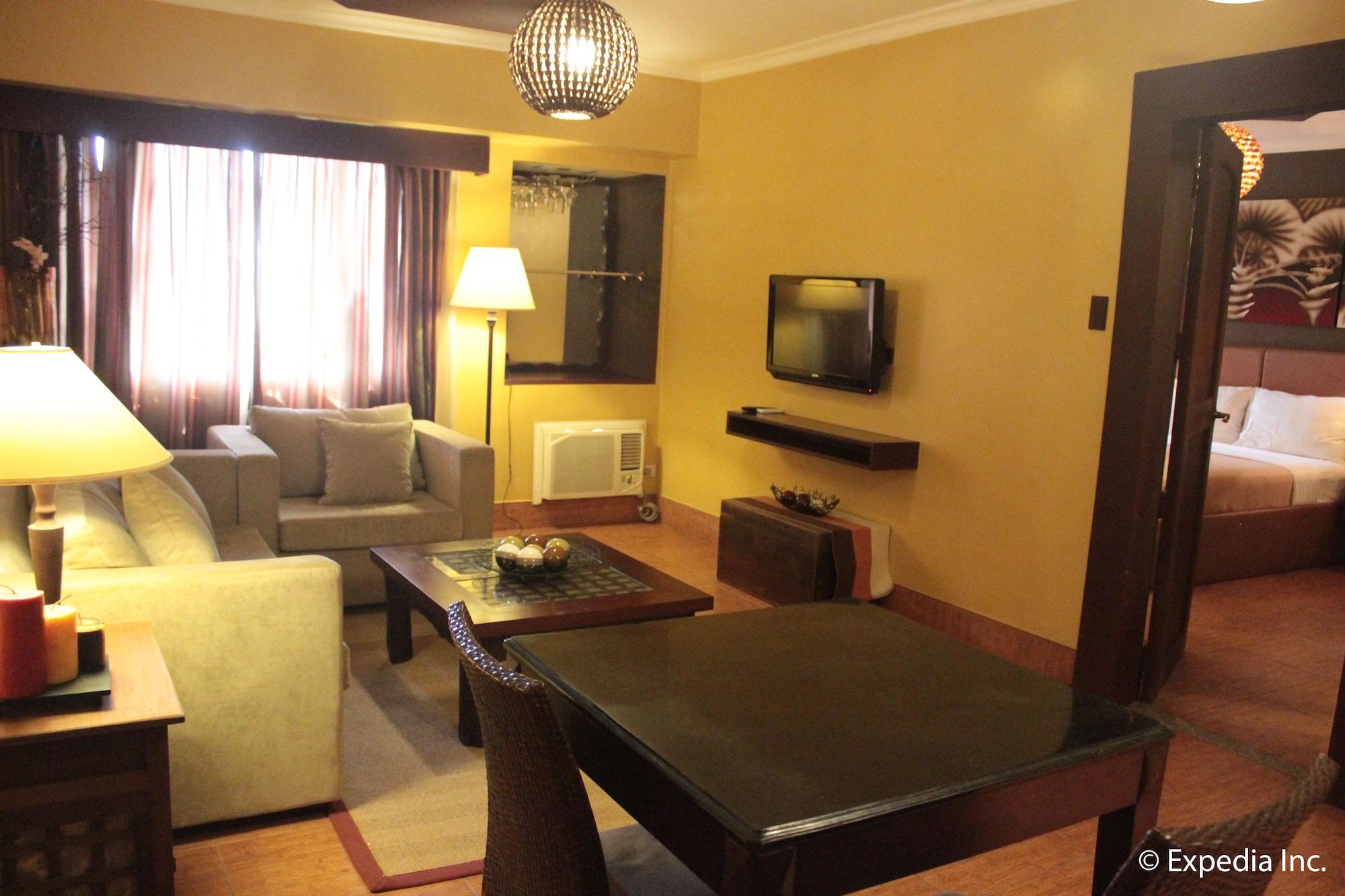 Pamulinawen Hotel Laoag Bagian luar foto