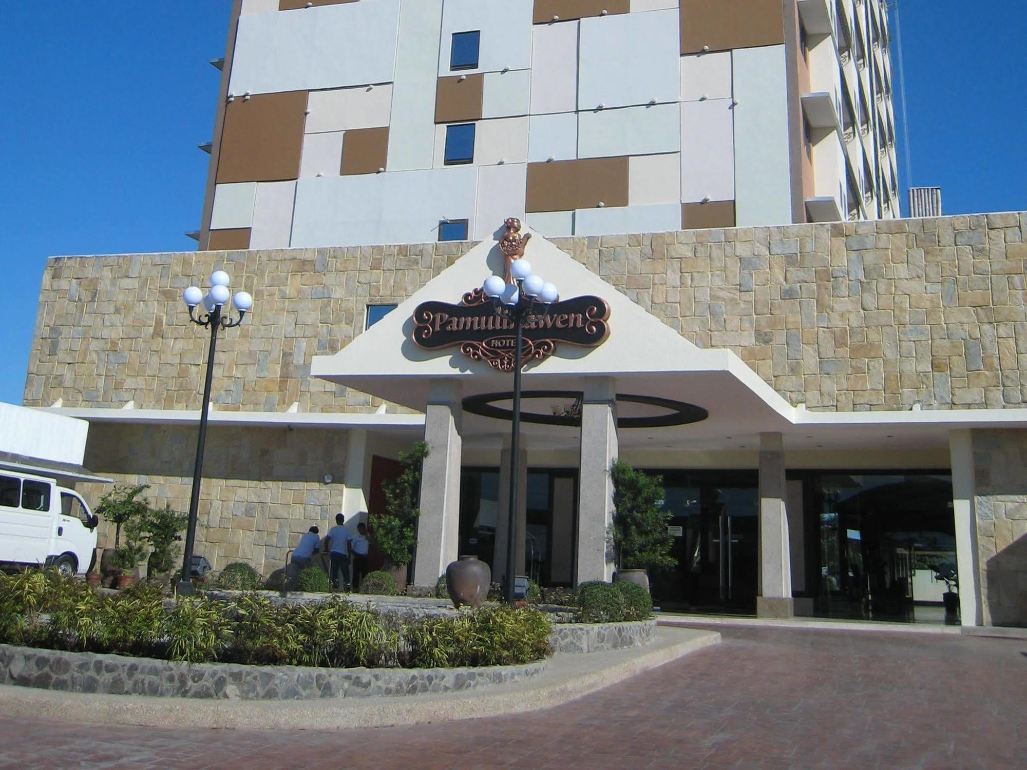 Pamulinawen Hotel Laoag Bagian luar foto