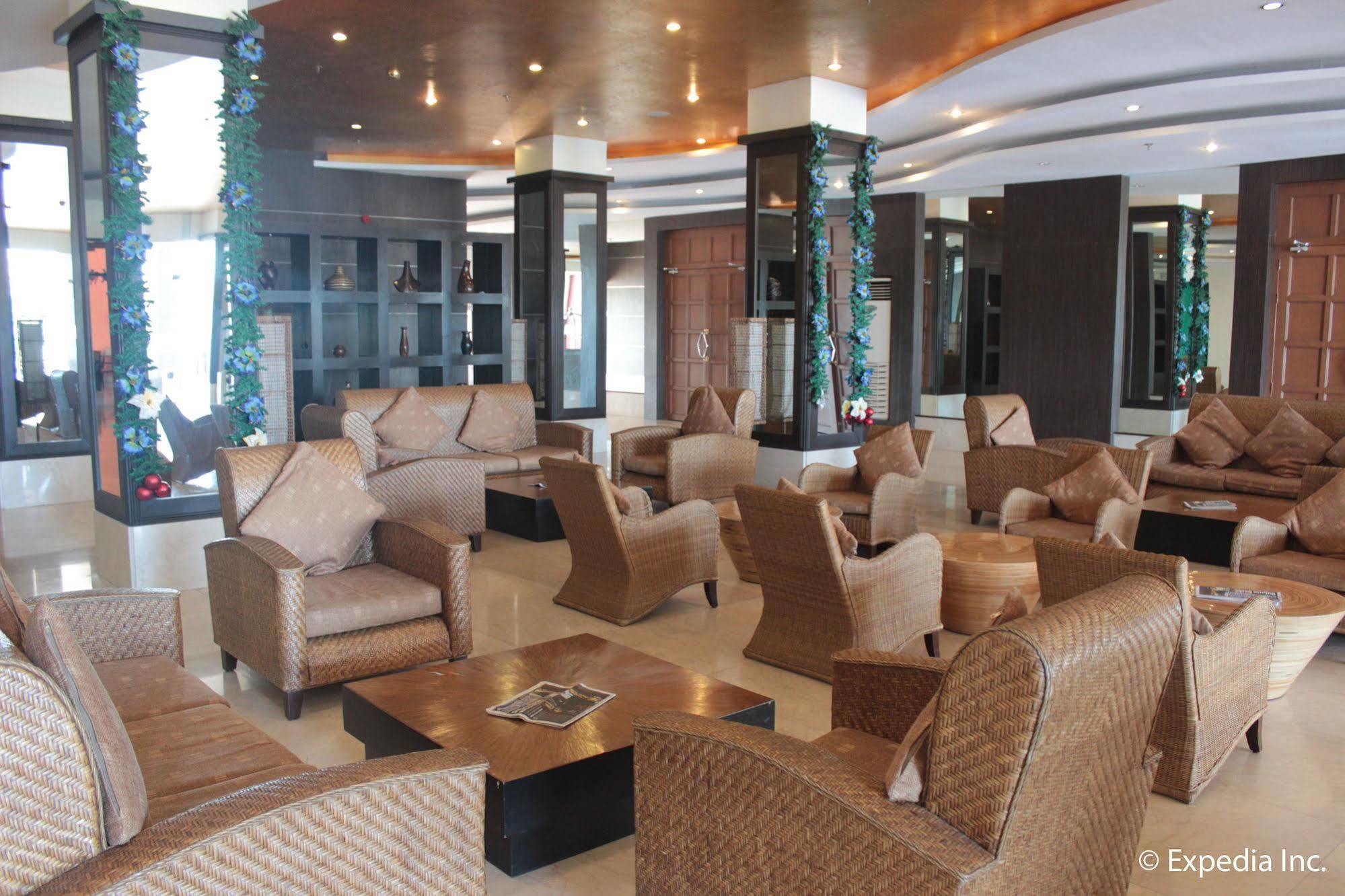 Pamulinawen Hotel Laoag Bagian luar foto